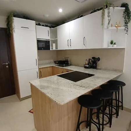 Appartement Antika 1a *